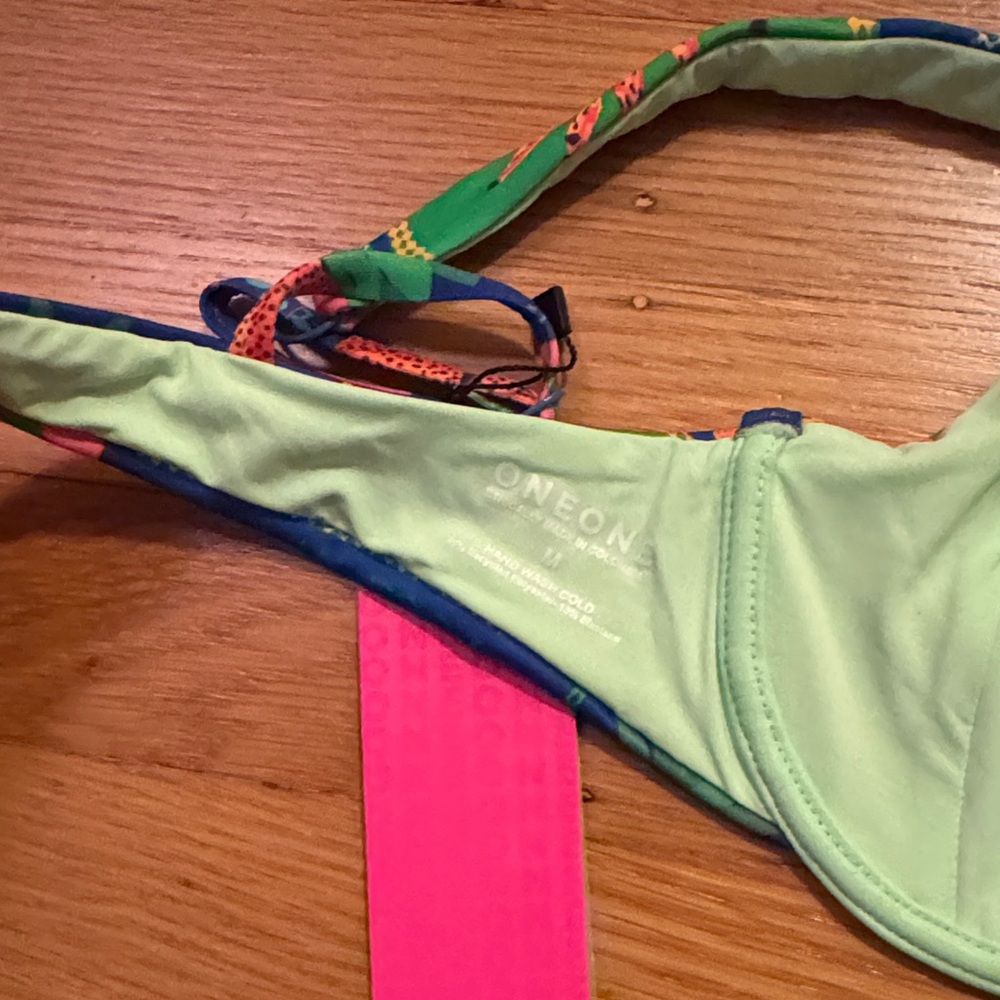 Oneone Patterned Bikini Top - Picture 6 of 7